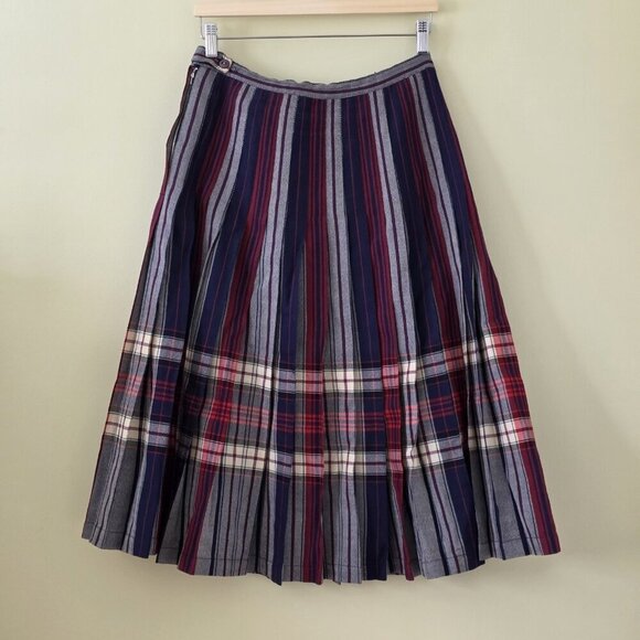 Highland Queen Dresses & Skirts - Highland Queen Plaid Reversible Pleated Skirt Womens 12 Blue Red White VTG FLAWS